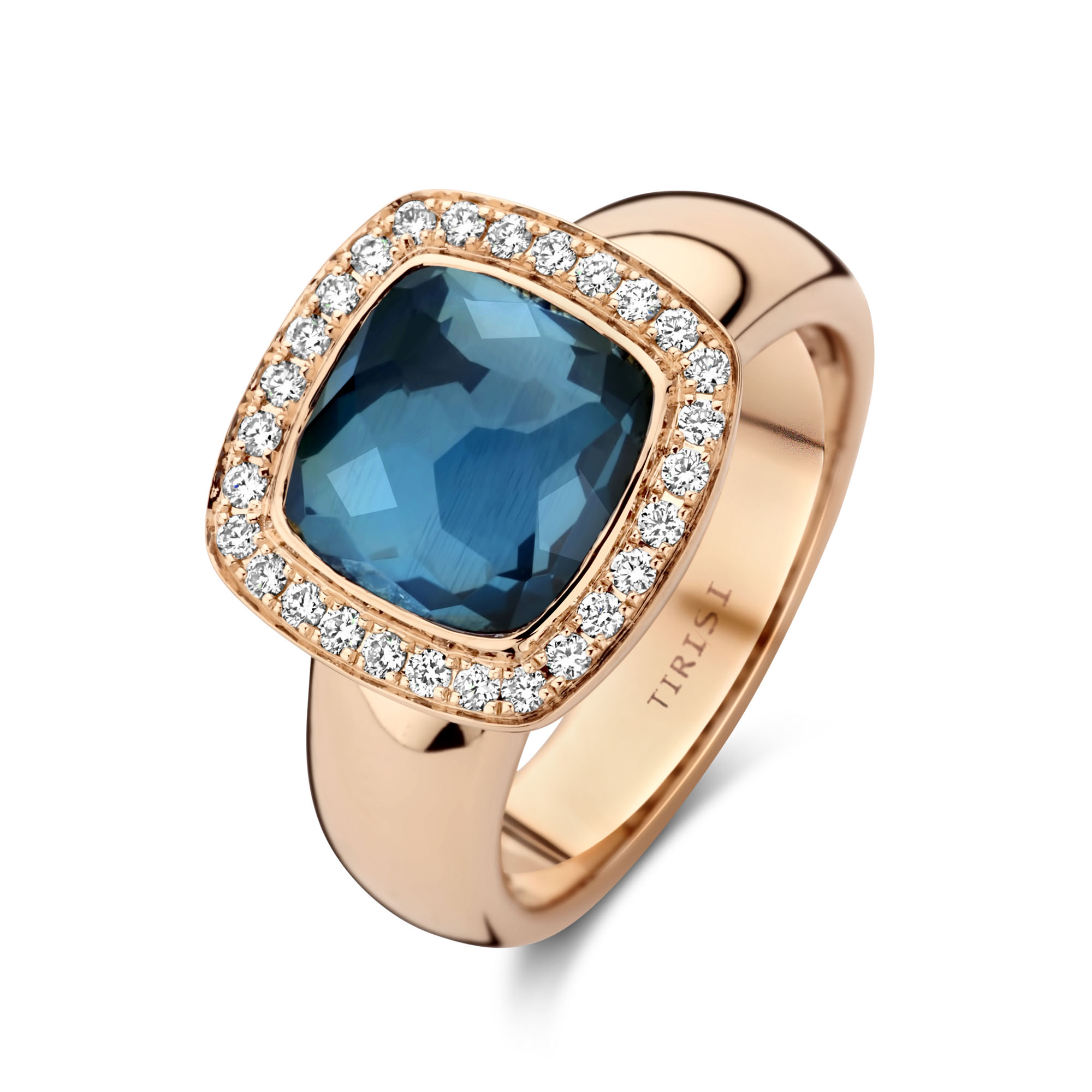 De Tirisi Jewelry Milano Tre ring, modelnummer TR9697SBHP, bevat luxe details van Tirisi Moda. Deze ring is schitterend ontworpen voor zowel dagelijks gebruik als speciale gelegenheden. Door het subtiele maar elegante ontwerp is het perfect te combineren met andere sieraden. Draag het op de middelvinger voor een stijlvolle uitstraling. Voeg glamour toe aan elke outfit.